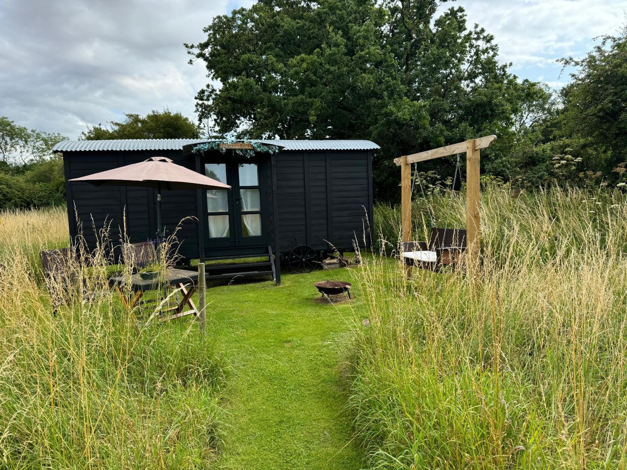 Blue Sky Huts Hotel Chediston Bagian luar foto